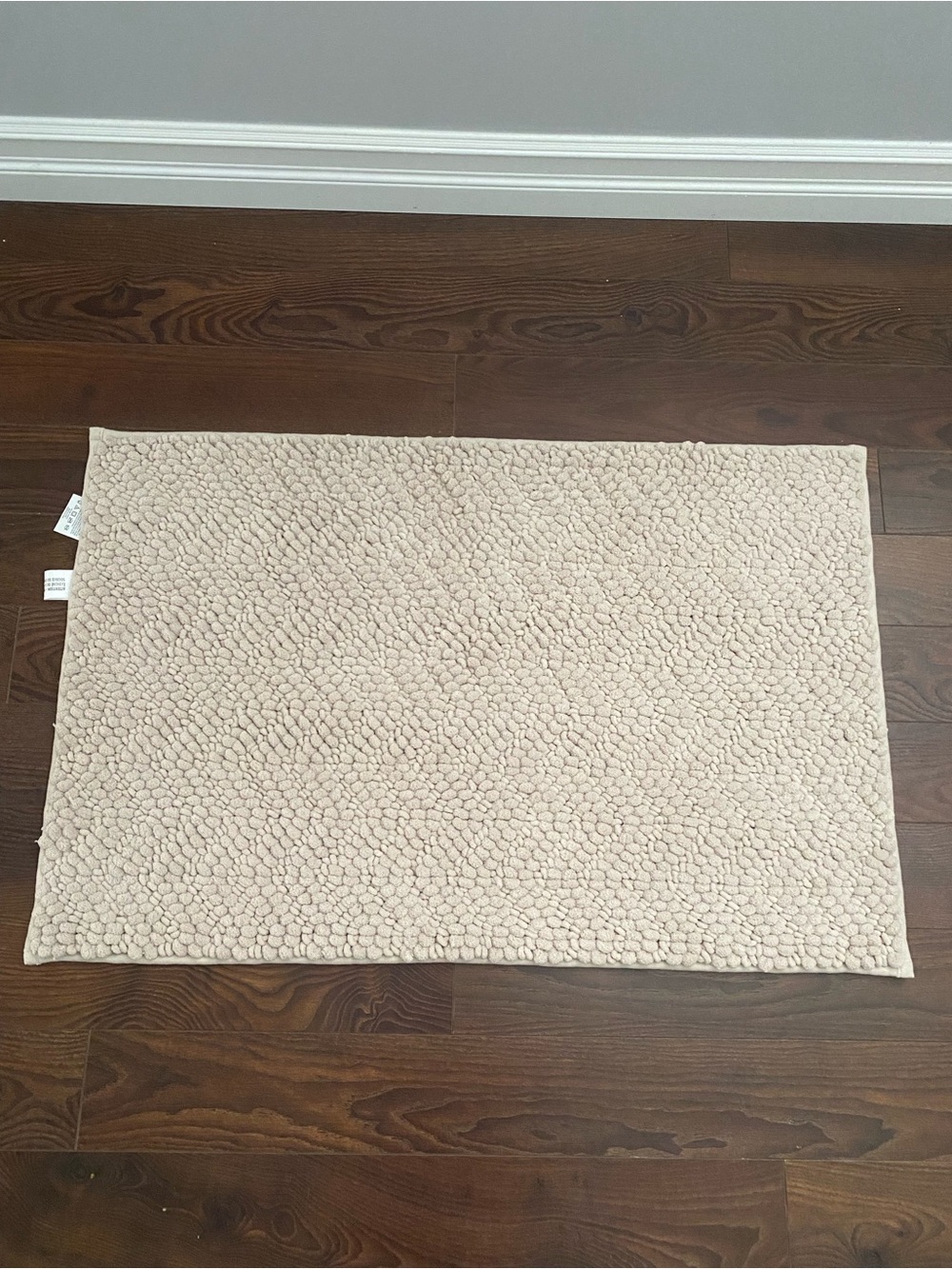 Textured Cream Bath Mat